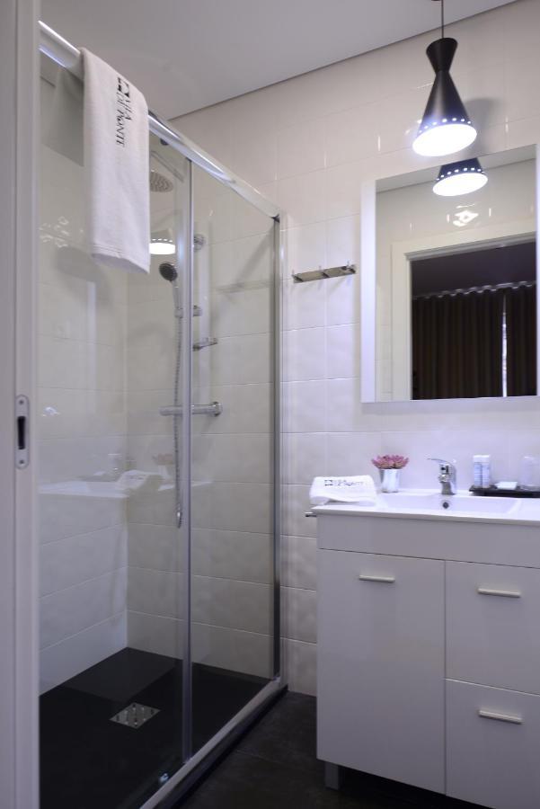 Vila De Ponte Guest House ปอนเตเดอลิมา ภายนอก รูปภาพ